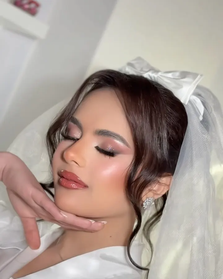 عروس بلوك ناعم وفيونكة