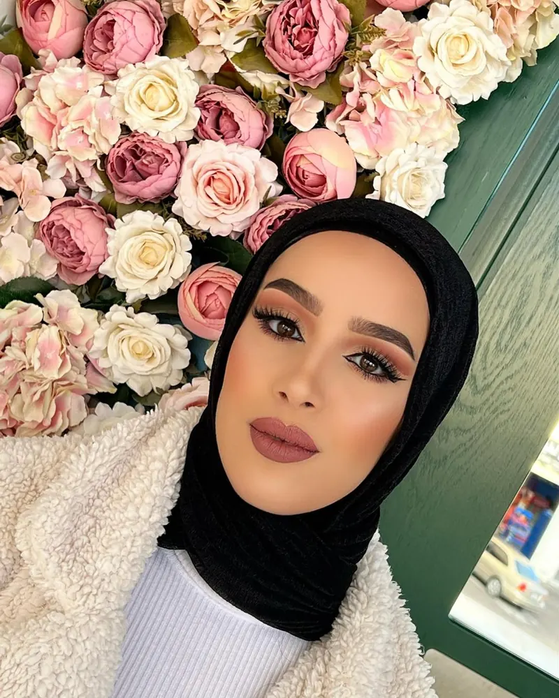 خدمة تجميل منزلية في الزرقاء: مكياج وسشوار وتسريحات وإنتِ ببيتك